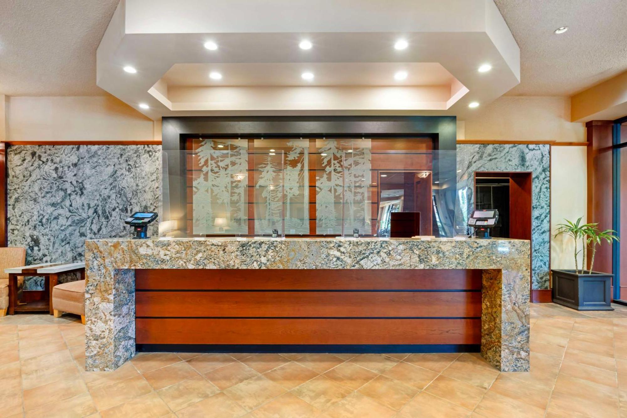 Best Western Plus Barclay Hotel Порт-Альберні Екстер'єр фото